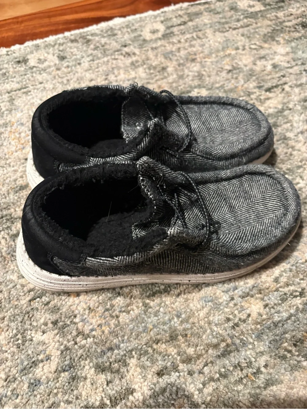 Kids Herringbone Lace-Up Sneakers in Black